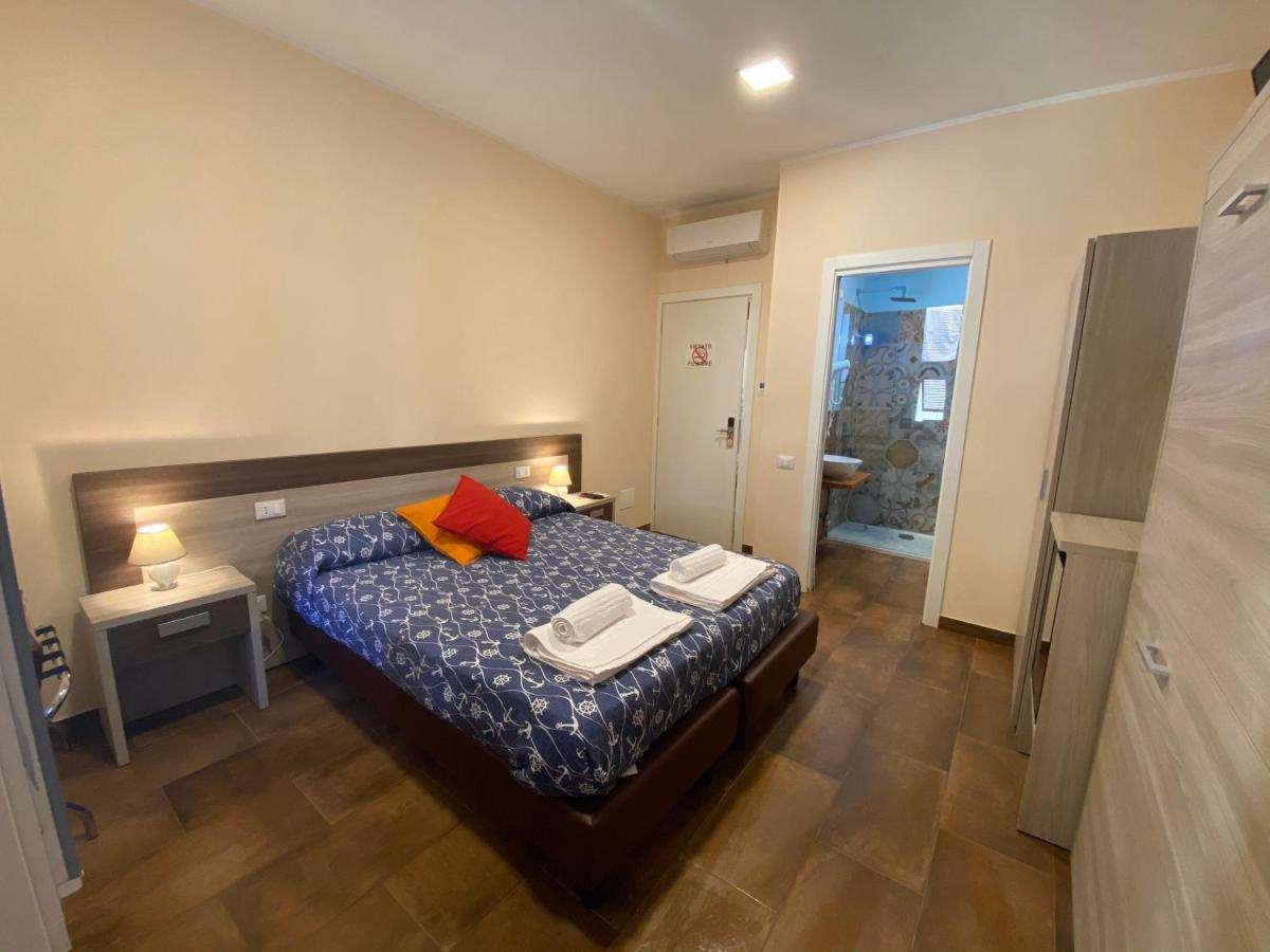 Hotel Good Night Moon La Spezia Exterior foto
